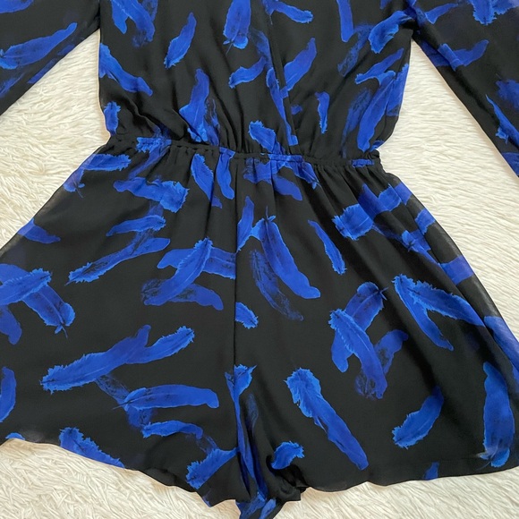 Express feather print v neck long sleeve romper - Picture 6 of 15